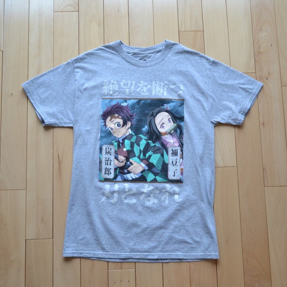 Demon Slayer Kimetsu no Yaiba Tanjiro and Nezuko graphic T-shirt Tee Size Medium
